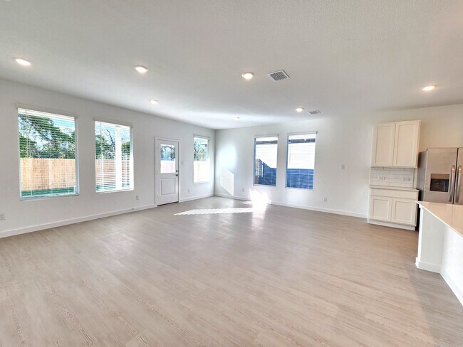 Foto del edificio - 6814 Welsh Dr