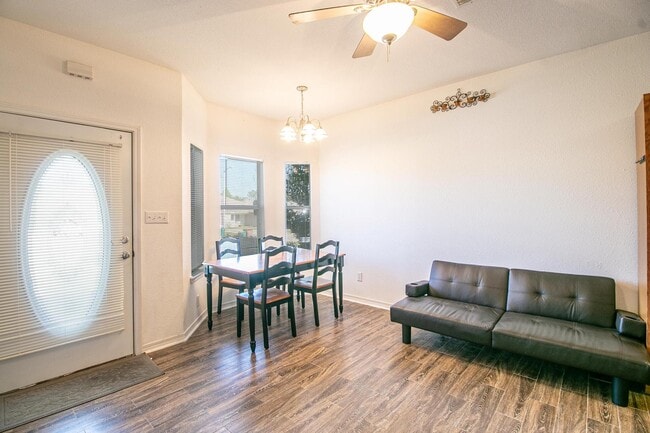 Building Photo - 5383 Quail Creek Cir