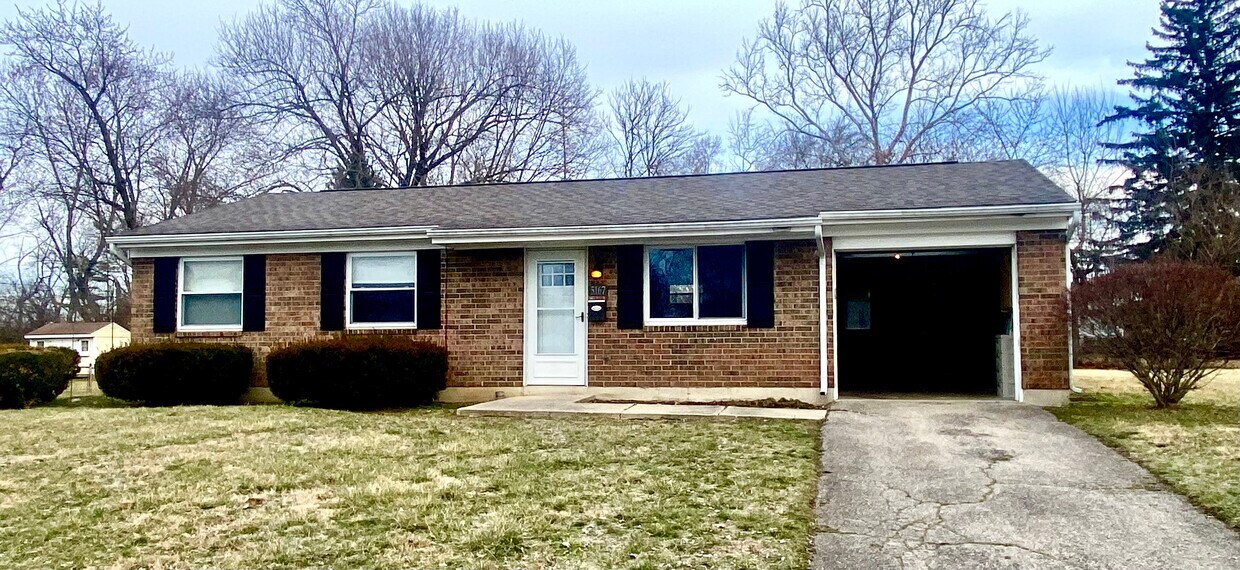 Foto principal - 5167 Goodyear Dr