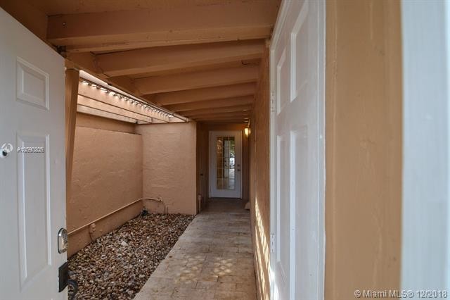 Foto del edificio - 19352 Bob-O-Link Dr