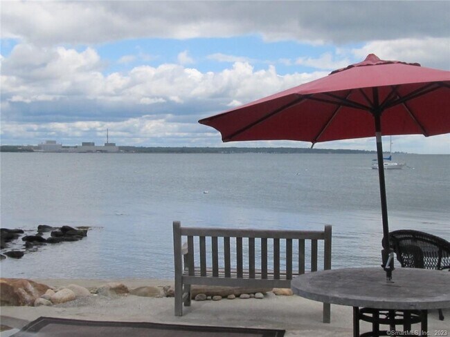 Foto del edificio - 2 Brightwater Rd