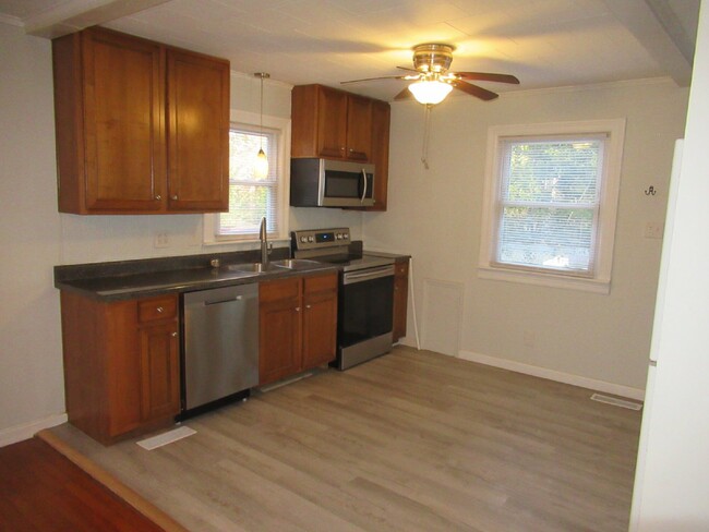 Building Photo - Two Bedroom on South side of Linconlnton!