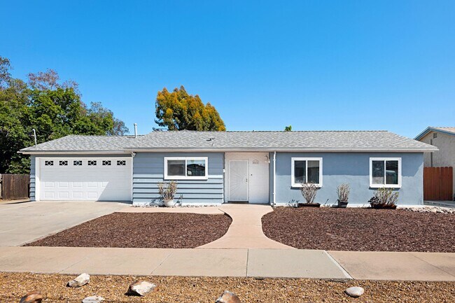 Foto del edificio - Beautiful 3BD 2BA House Sitting on Over 1/...
