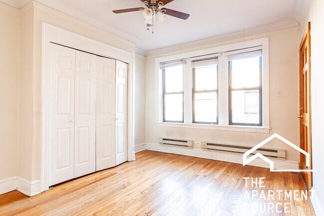 Building Photo - 837 W Cornelia Ave