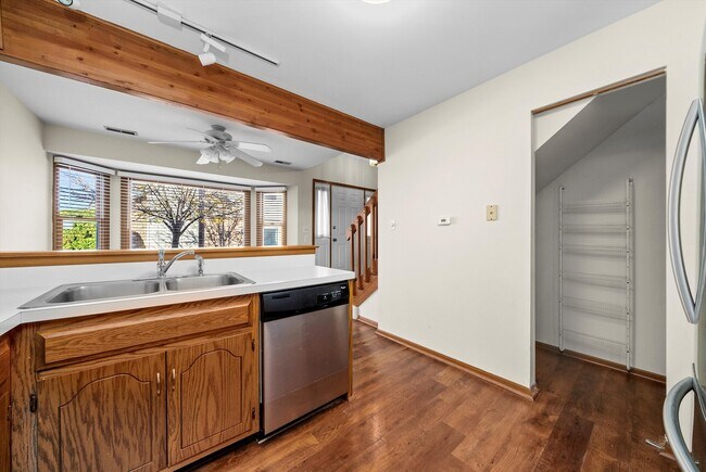 Foto del edificio - 9309 Wherry Ln