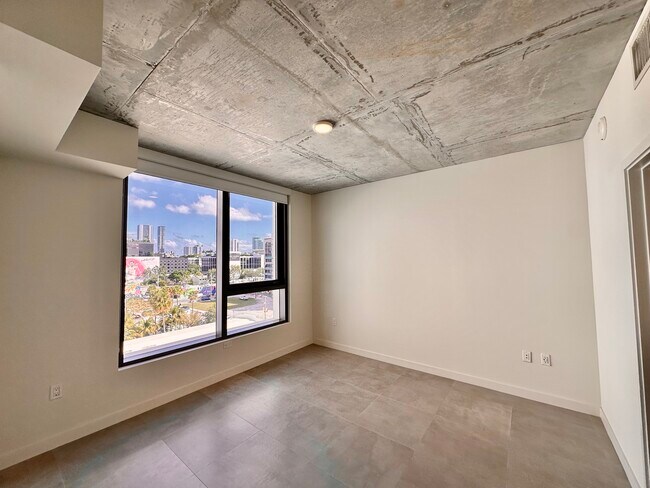 Foto del edificio - 230 NW 32nd St