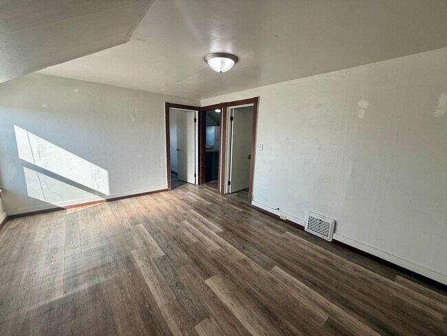 Foto del edificio - 1305 Merrill Ave