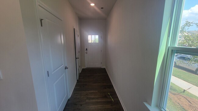 Foto del edificio - Brand New Community Hamilton Woods in Stee...
