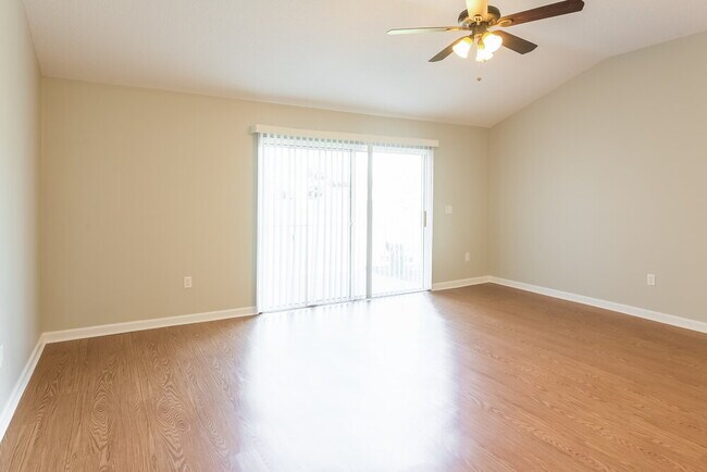 Foto del edificio - 9373 Prosperity Lake Dr