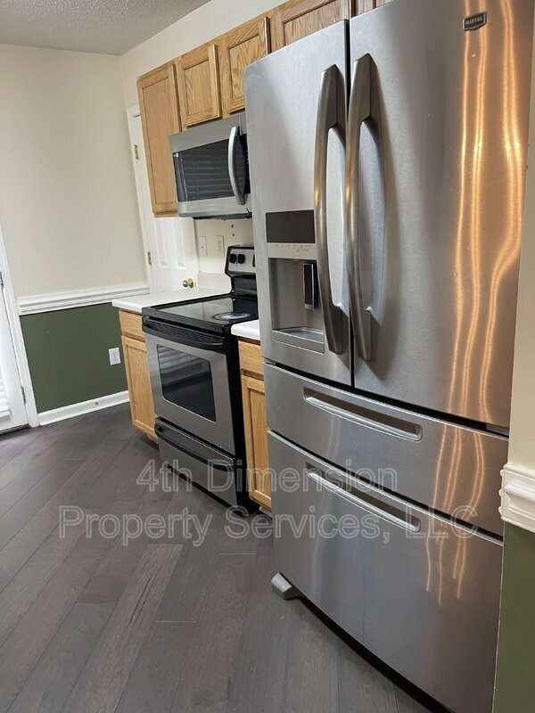 Foto del edificio - 490 Bedford Knoll Dr