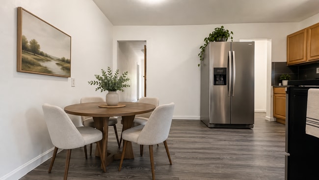 Photo - 2128 N Stonewall Ave Townhome