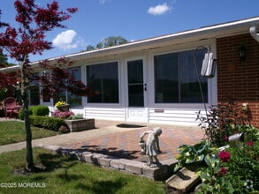 Building Photo - 651C Plymouth Dr