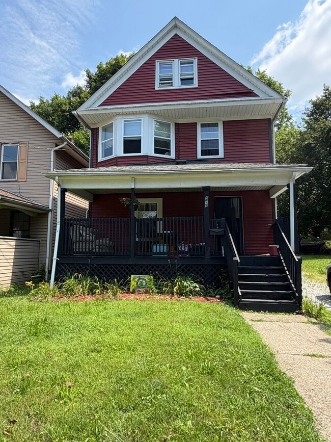 Building Photo - 879 Chalker St