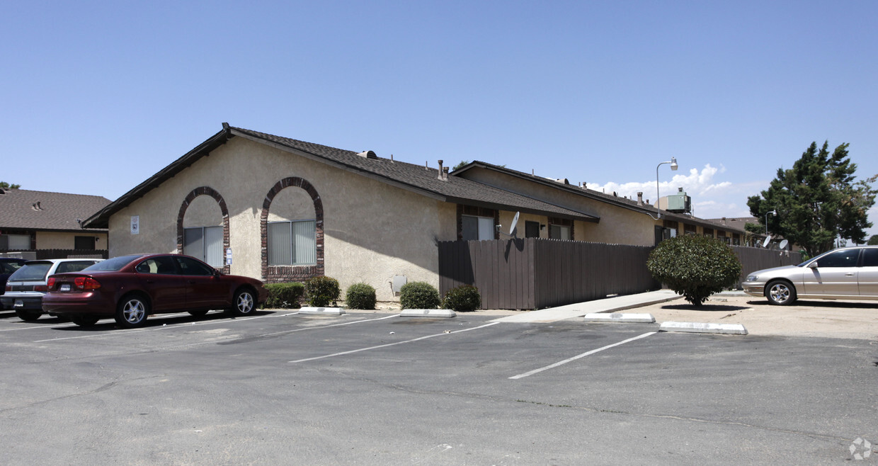 Building Photo - Mesa Garden Apartments