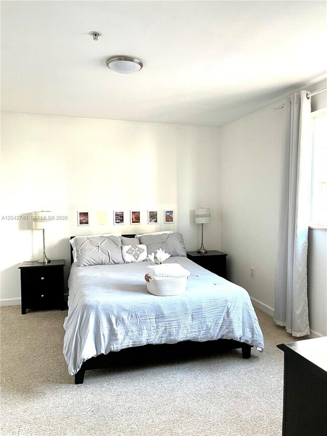 Foto del edificio - 2280 SW 32nd Ave