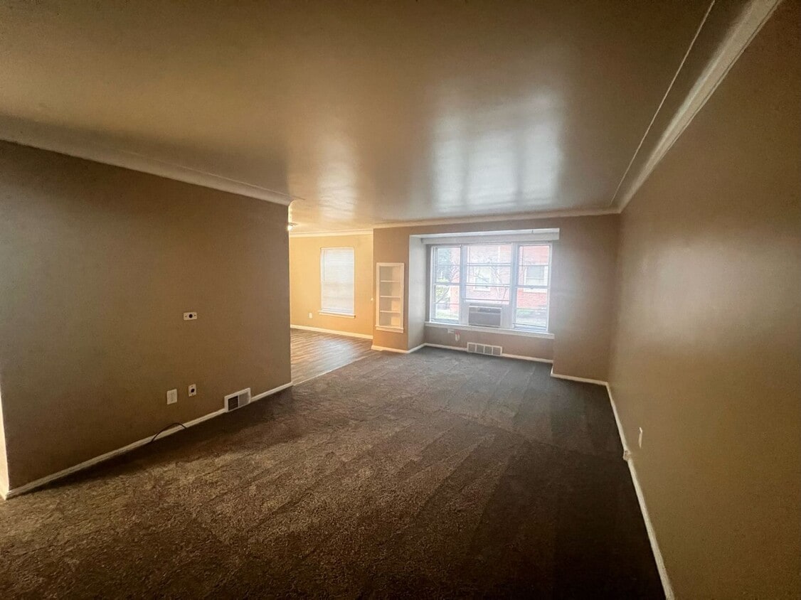 21519 Kingsville St Unit 102, Harper Woods, MI 48225 Condo for Rent in Harper Woods, MI