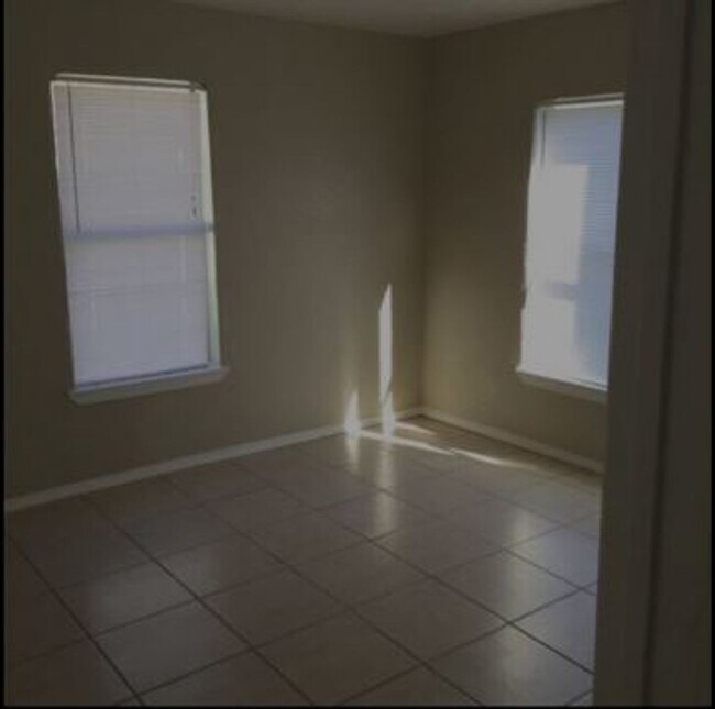 838 Nevada St Unit 1, San Antonio, TX 78203 Room for Rent in San