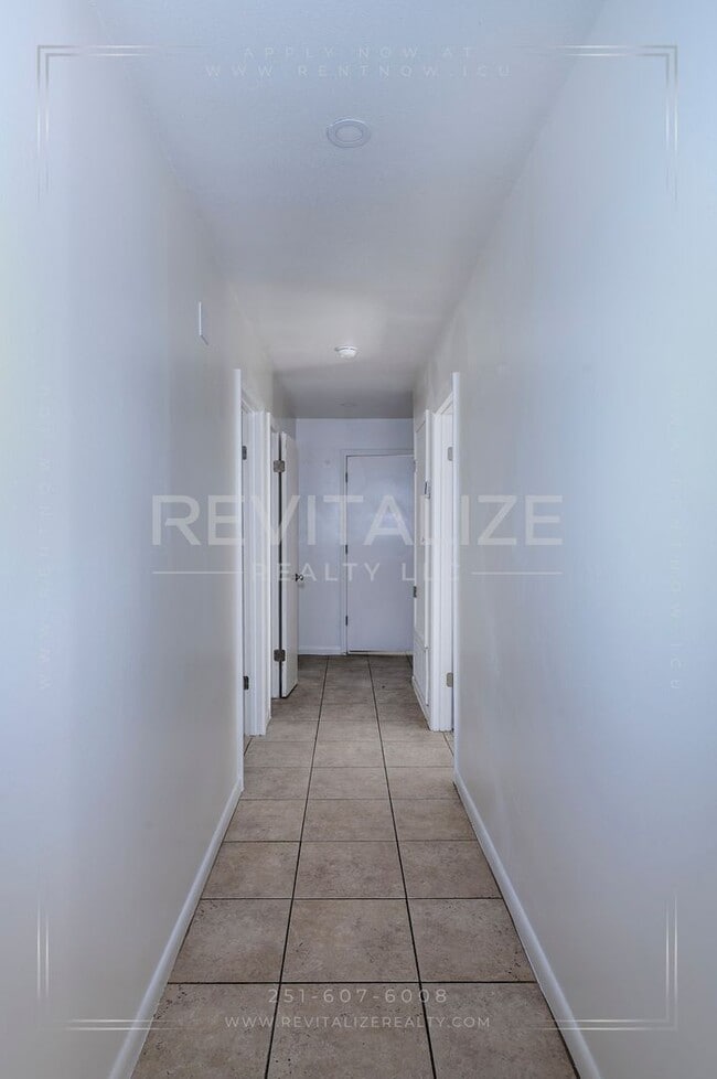 Building Photo - Spacious 4-Bed 2-Bath Brick Home in West Mobile