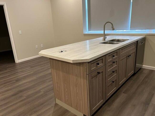 Building Photo - 127 Lake St