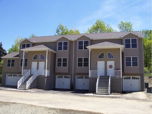 Building Photo - Woodland Hills Townhomes