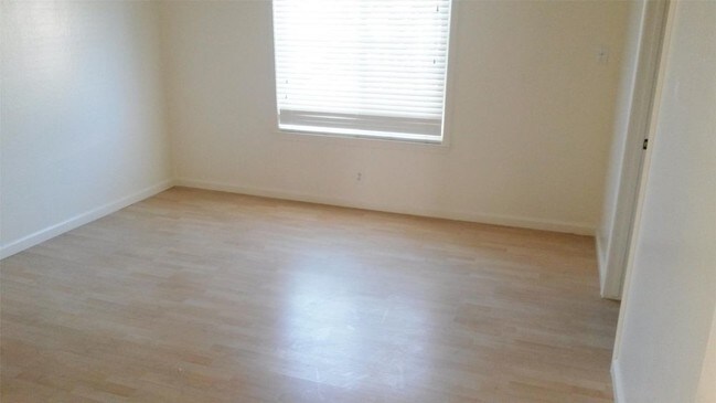 Foto del edificio - 129 Rainier Ln