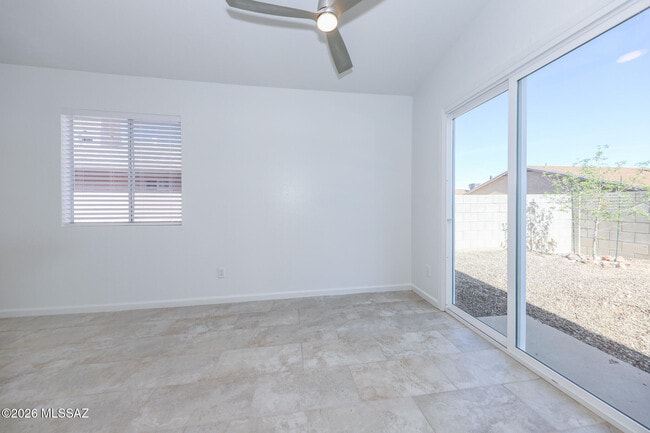 Building Photo - 8873 E Rose Tree Dr