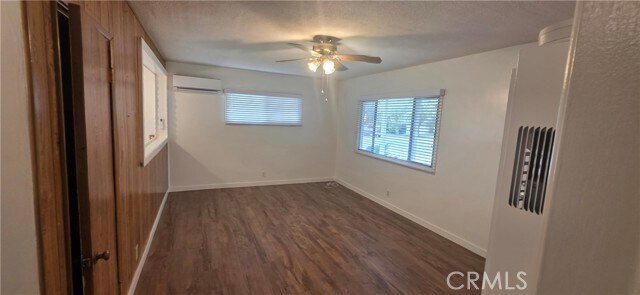 Foto del edificio - 7815 Mango Ave