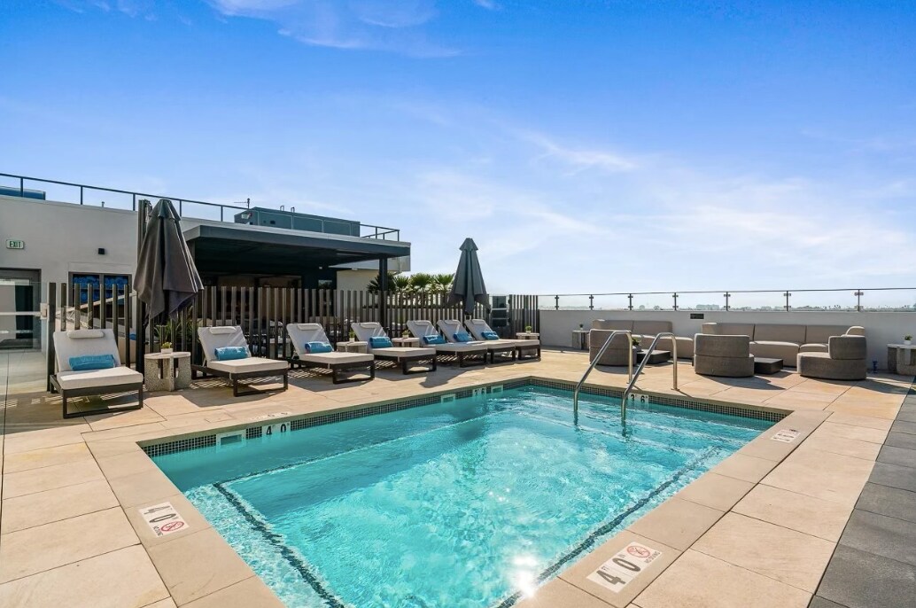 3686 Overland Ave Unit 429, Los Angeles, CA 90034 Room for Rent in