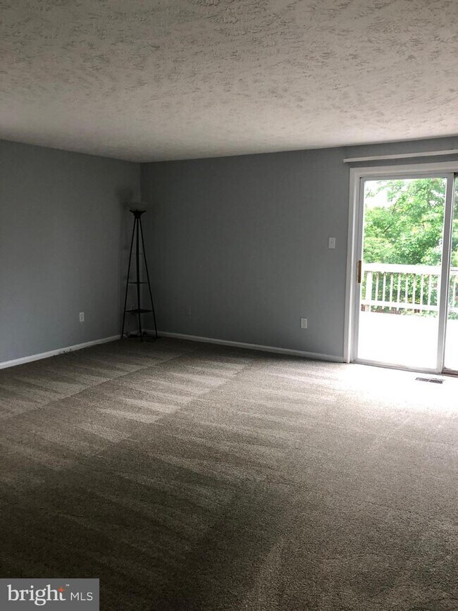 Building Photo - 9032 Lone Star Ct