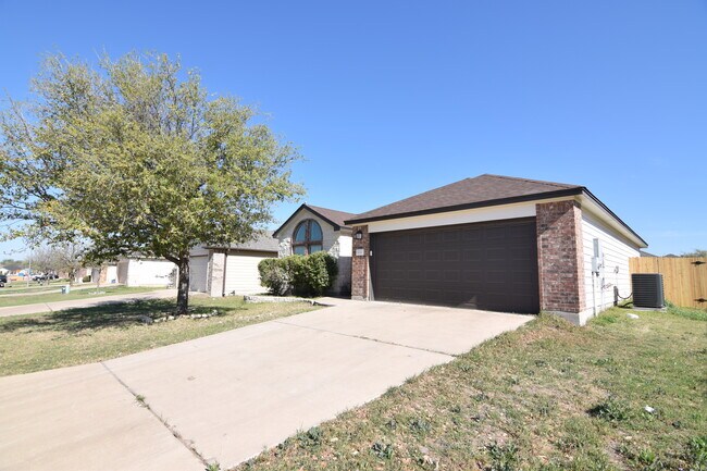 Building Photo - 7920 Bridgepointe Dr