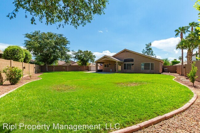 Building Photo - 3 br, 2.5 bath House - 652 W. Canary Way