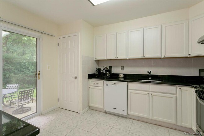 Foto del edificio - 118 Stone Bridge Square