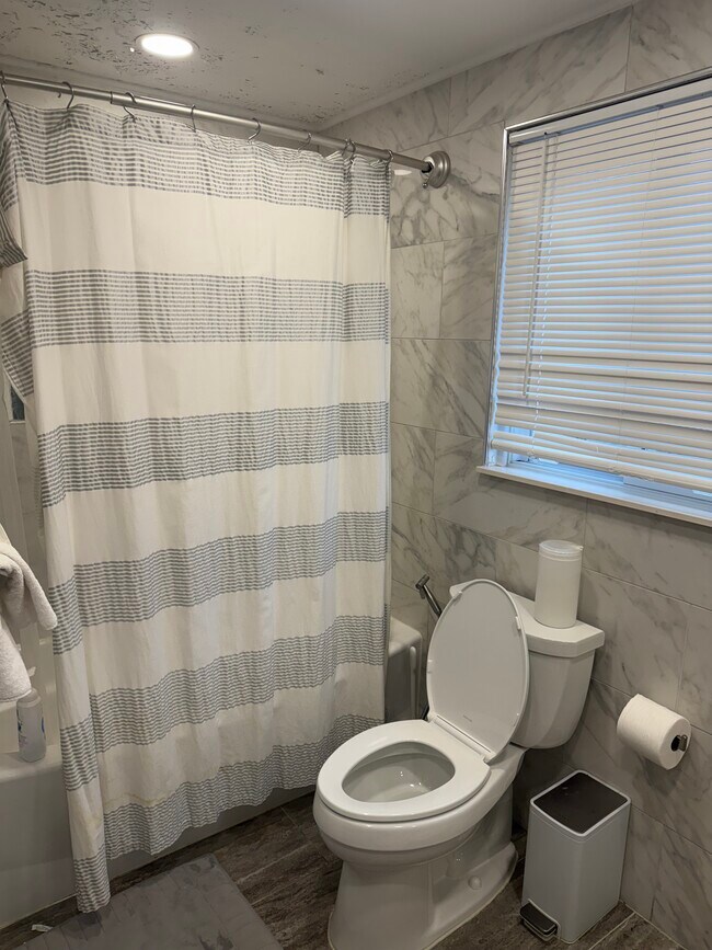 Building Photo - 36969 Lancaster St