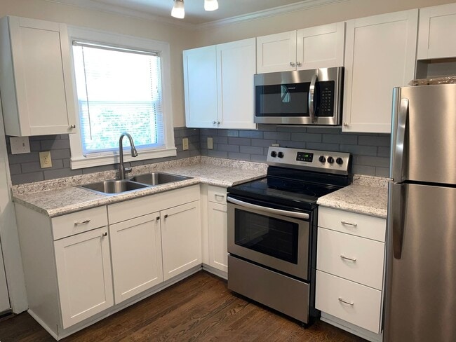 Foto del edificio - Cute One Bedroom Duplex in Plaza Midwood!