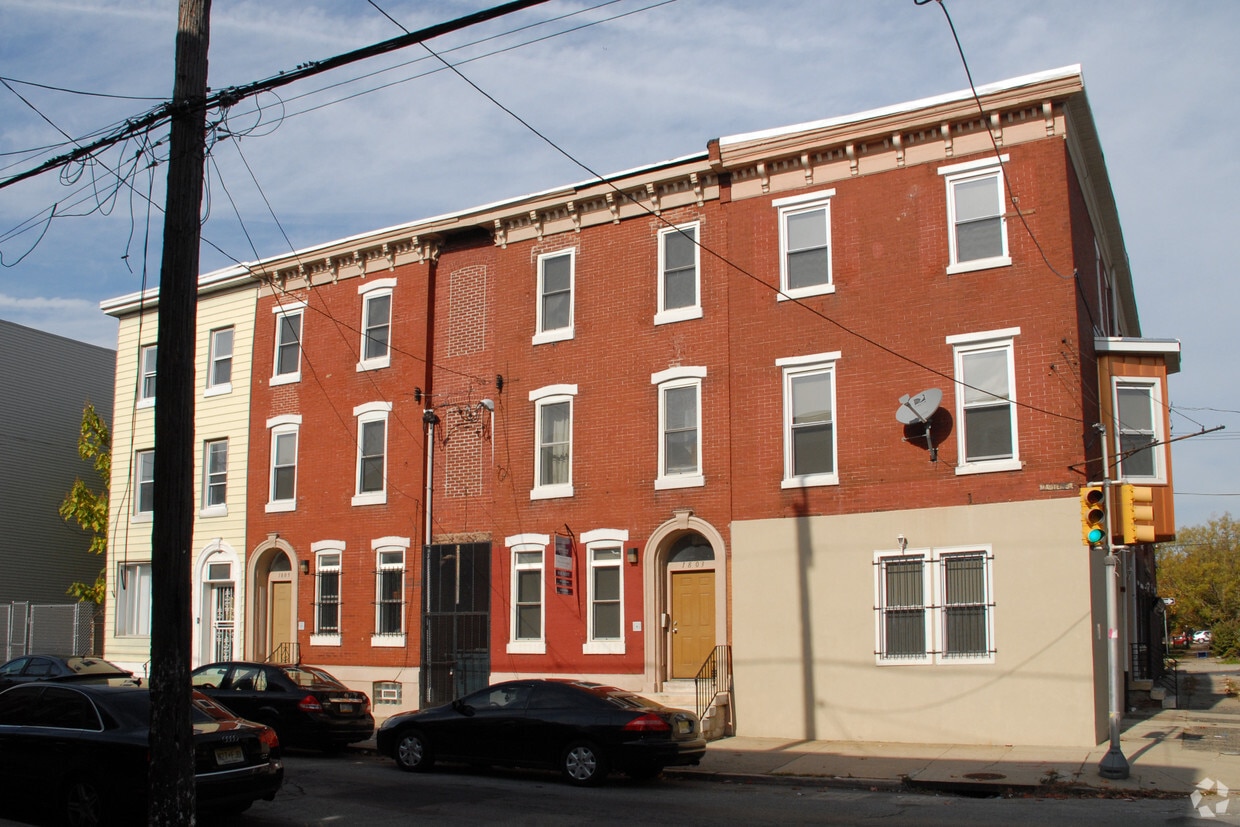 Building Photo - 1801 W Master St