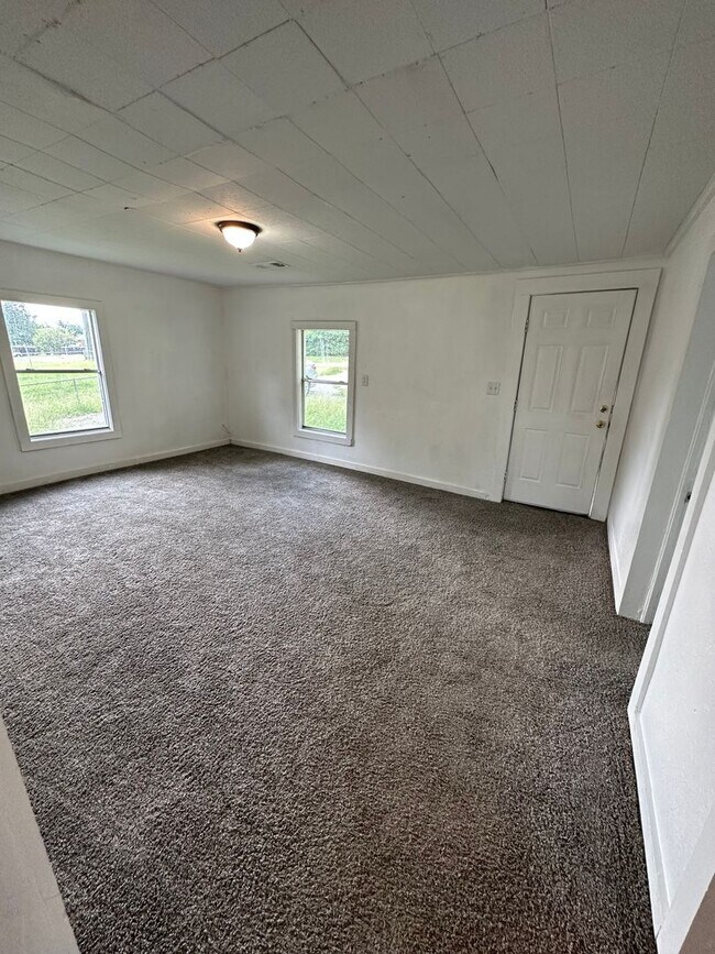 Building Photo - 1208 Helberg Ln