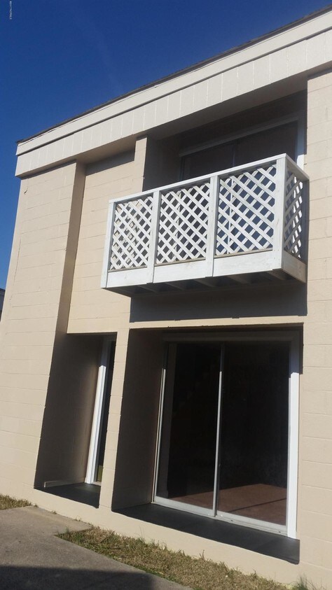 Building Photo - 300 Marsh St