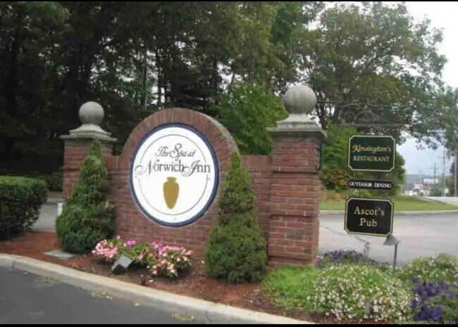 Foto del edificio - 1121 Old Pond Ln