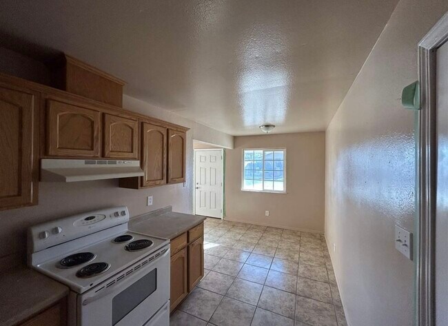 Building Photo - 1330 La Madera Dr
