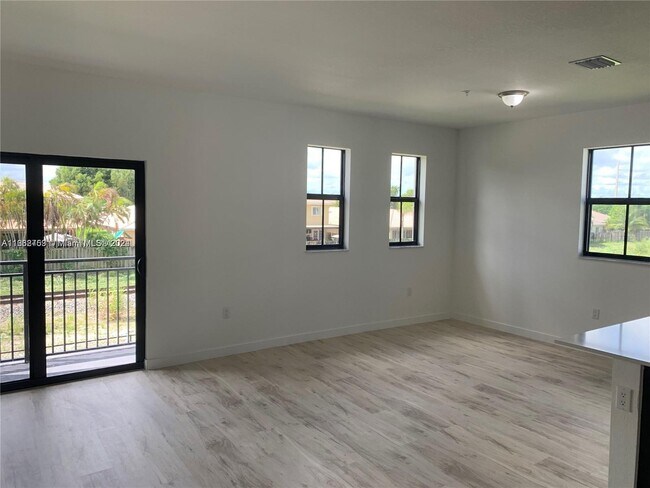 Foto del edificio - 15540 SW 136th St