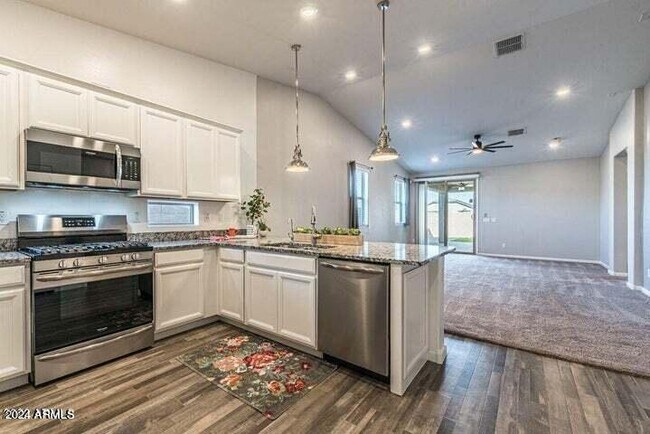 Building Photo - 12480 W Myrtle Ct