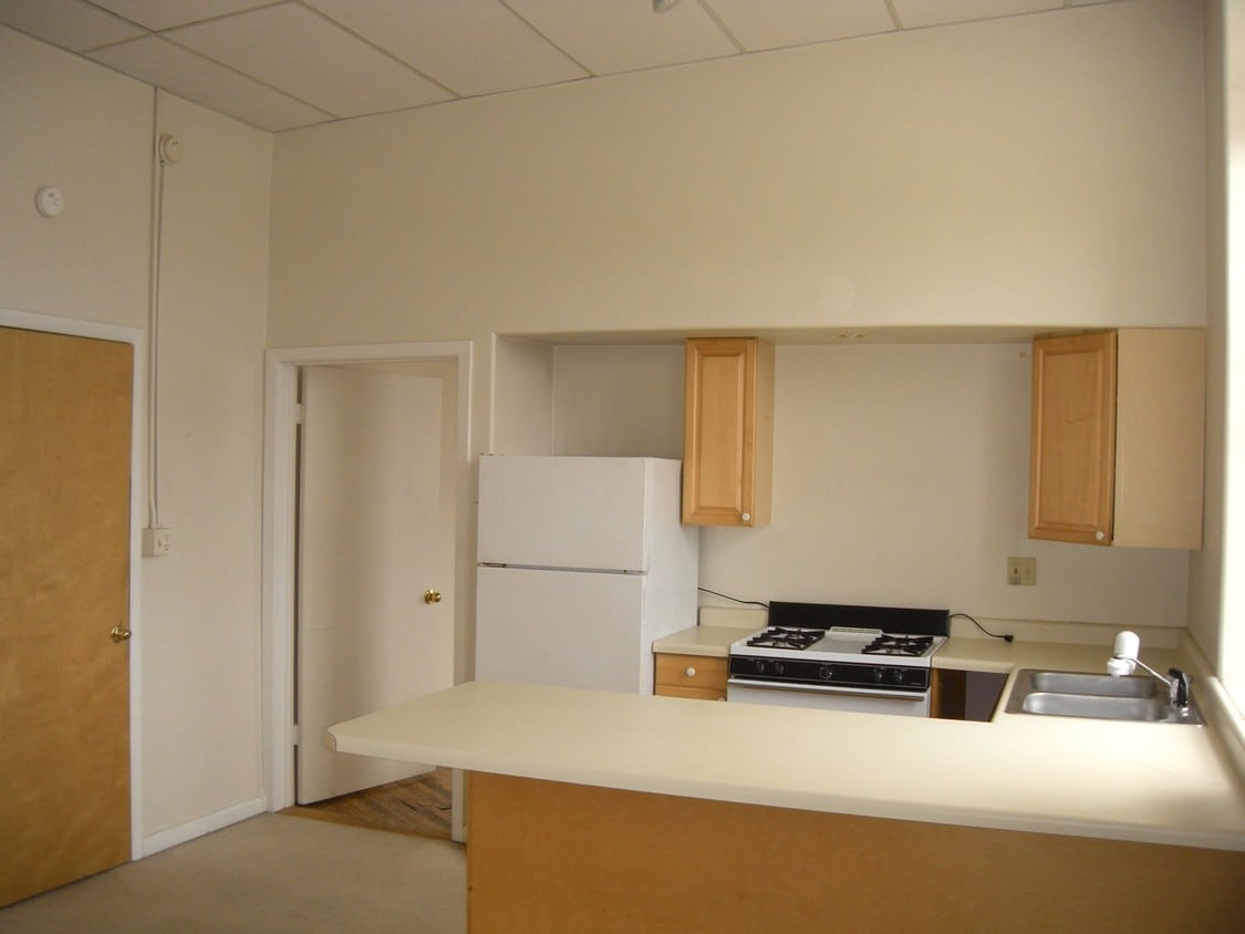 607 W Broadway Ave, Fairfield, IA 52556 Apartments in Fairfield, IA