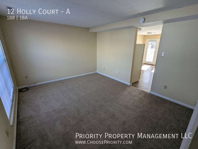 Building Photo - 12 Holly Ct