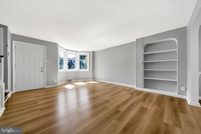 Foto del edificio - 7247 Glenthorne Rd