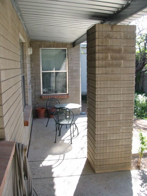 Building Photo - 1735 E 8th St