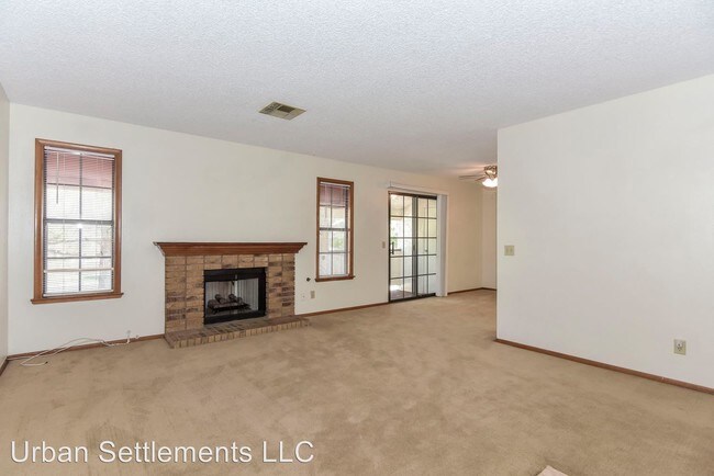 Building Photo - 6619 W Tropicana Ave