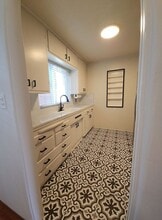 Building Photo - 4715 Biona Dr