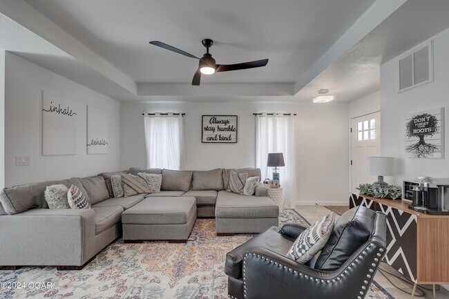 Foto del edificio - 117 W Briarbrook Ln