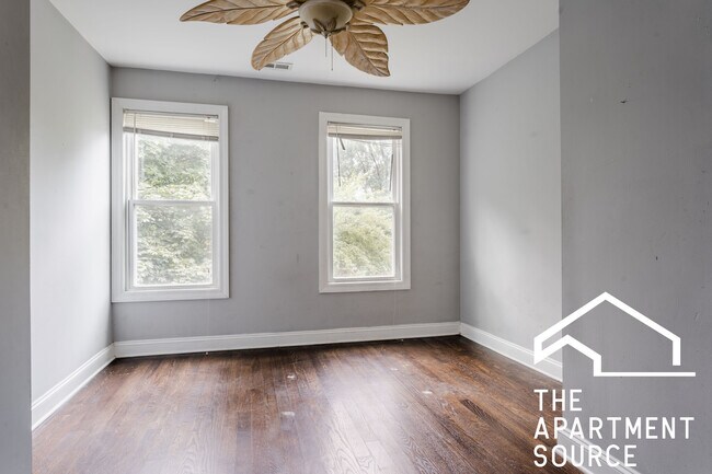 Building Photo - 2437 W Taylor St