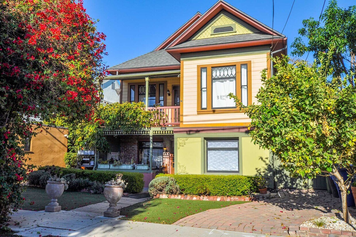 FRONT - 2315 2nd St